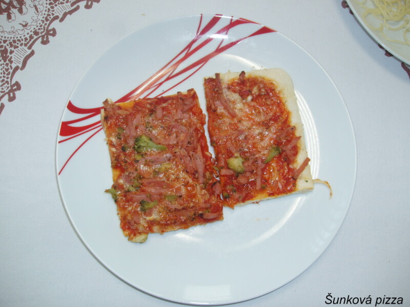 Šunková pizza